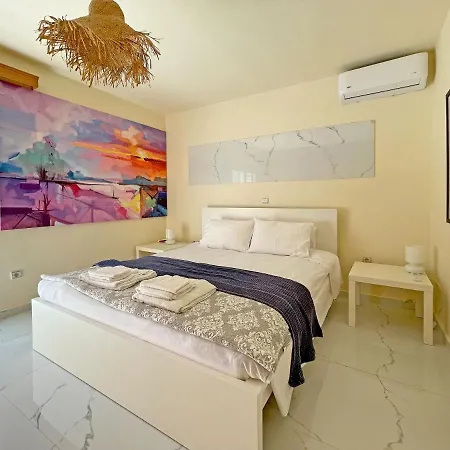 New Luxurious - 1 Minute From Elli *