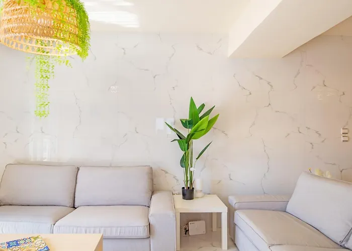 New Luxurious - 1 Minute From Elli Appartement