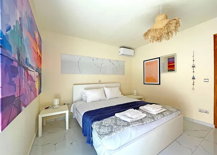 New Luxurious - 1 Minute From Elli Appartement *