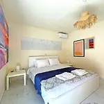 New Luxurious - 1 Minute From Elli Apartament *