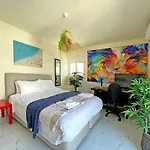 New Luxurious - 1 Minute From Elli Apartament