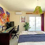 New Luxurious - 1 Minute From Elli *