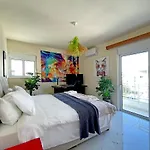 New Luxurious - 1 Minute From Elli