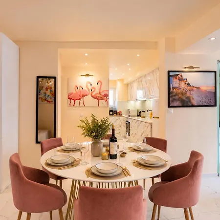 New Luxurious - 1 Minute From Elli Rhodes City