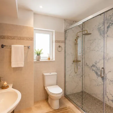 New Luxurious - 1 Minute From Elli *