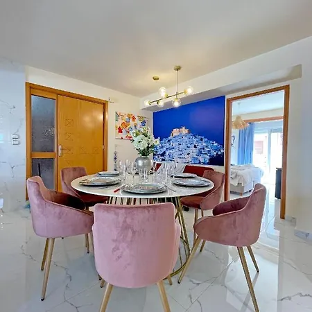 New Luxurious - 1 Minute From Elli Rhodes City